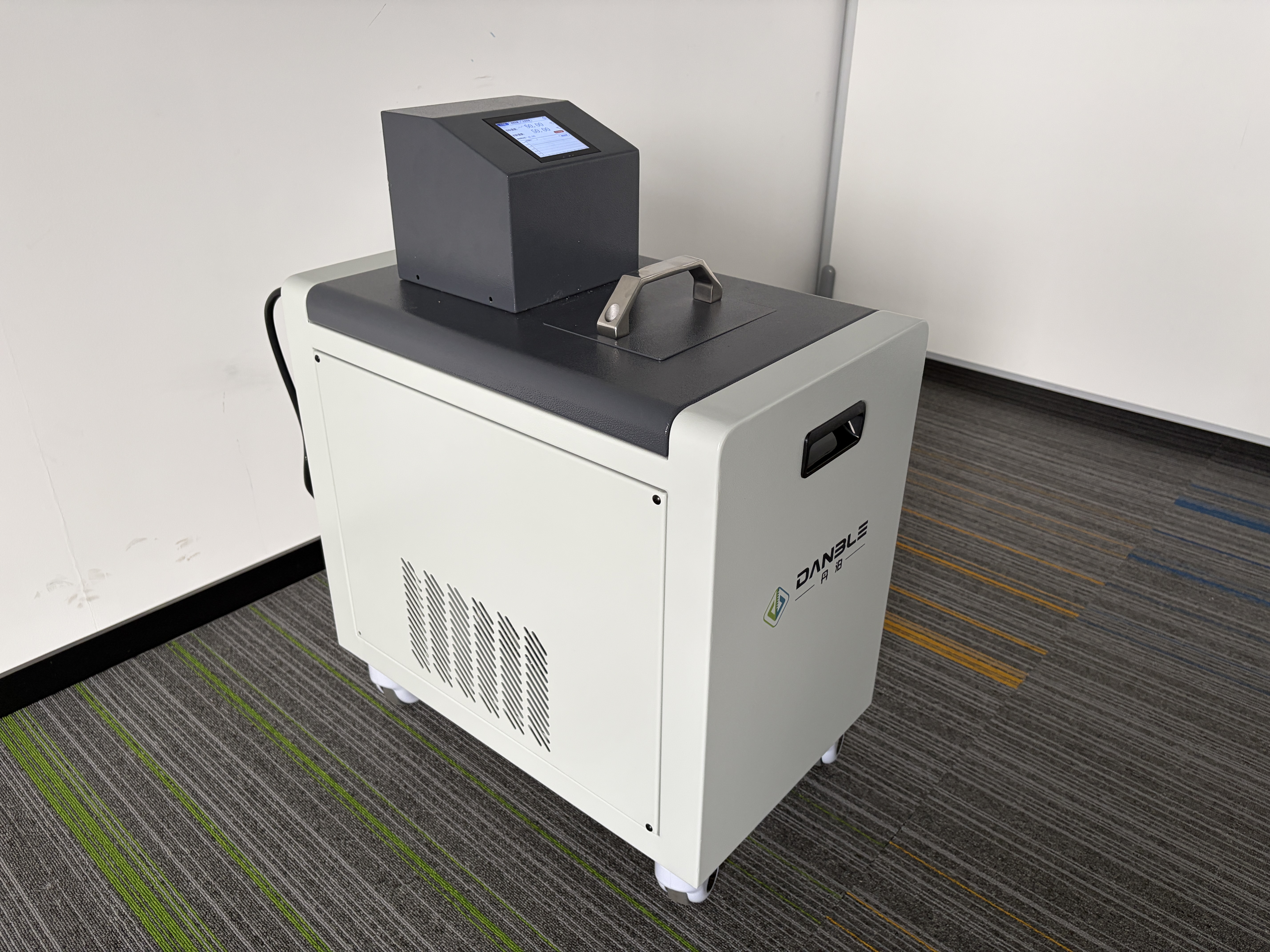 丹泊仪器全新半导体恒温水槽重磅上市 ±0.005℃极致精度 重新定义高精度恒温测试标准